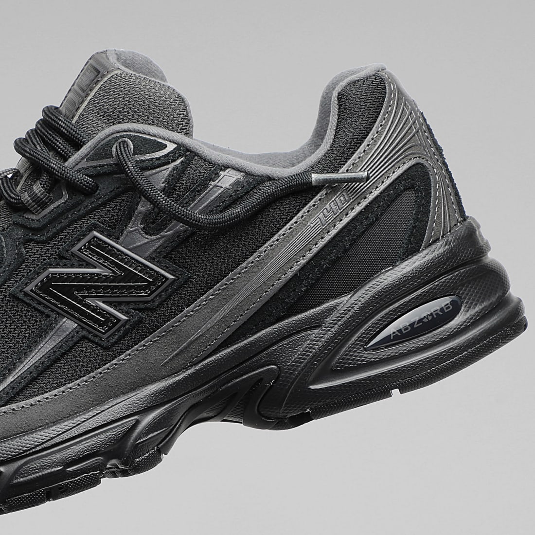 New Balance 2002R Sneakers