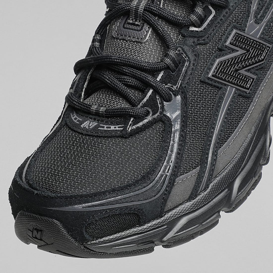 New Balance 2002R Sneakers