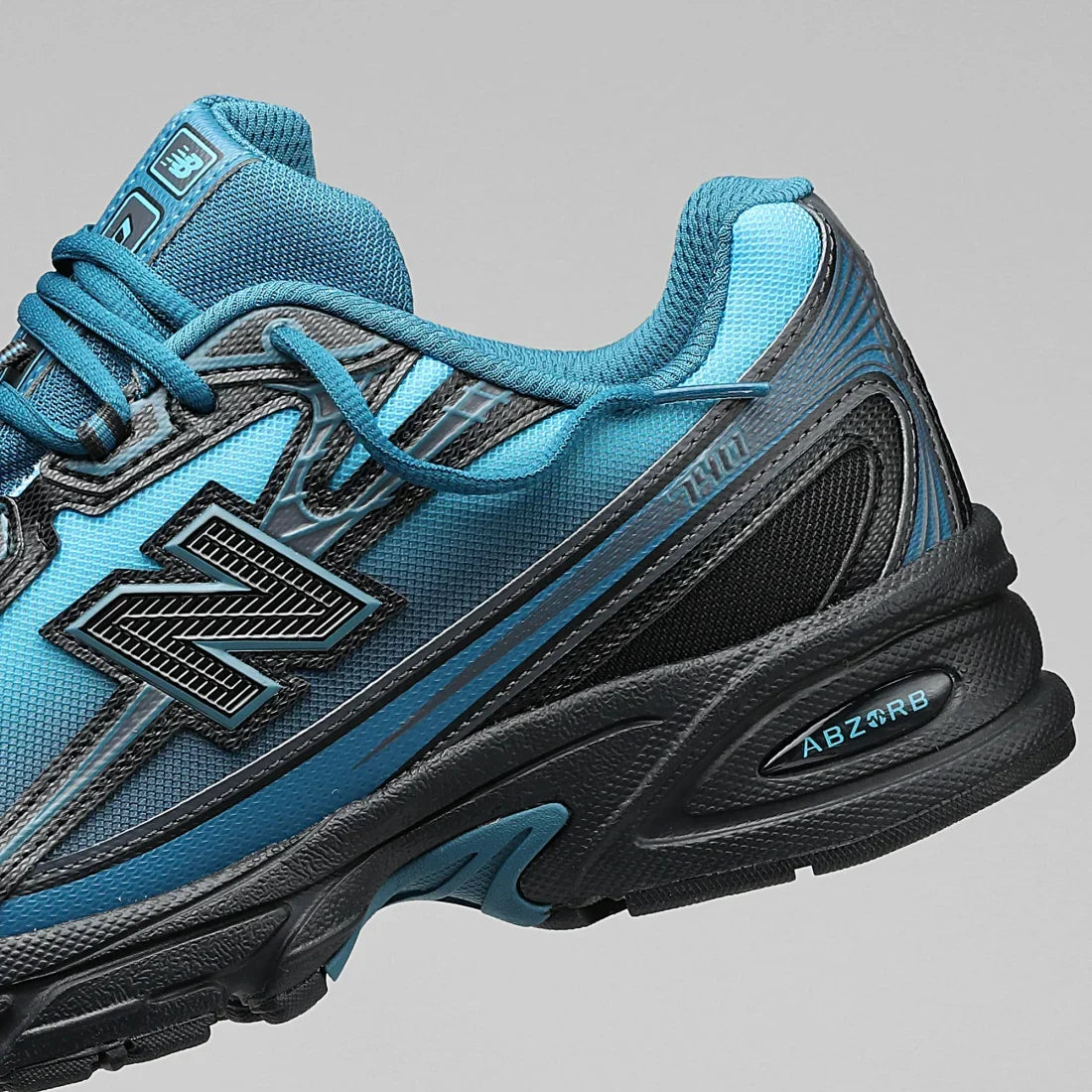New Balance 2002R Sneakers