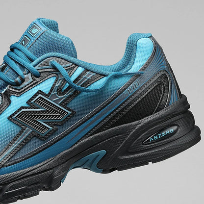 New Balance 2002R Sneakers