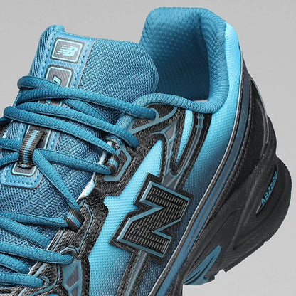 New Balance 2002R Sneakers