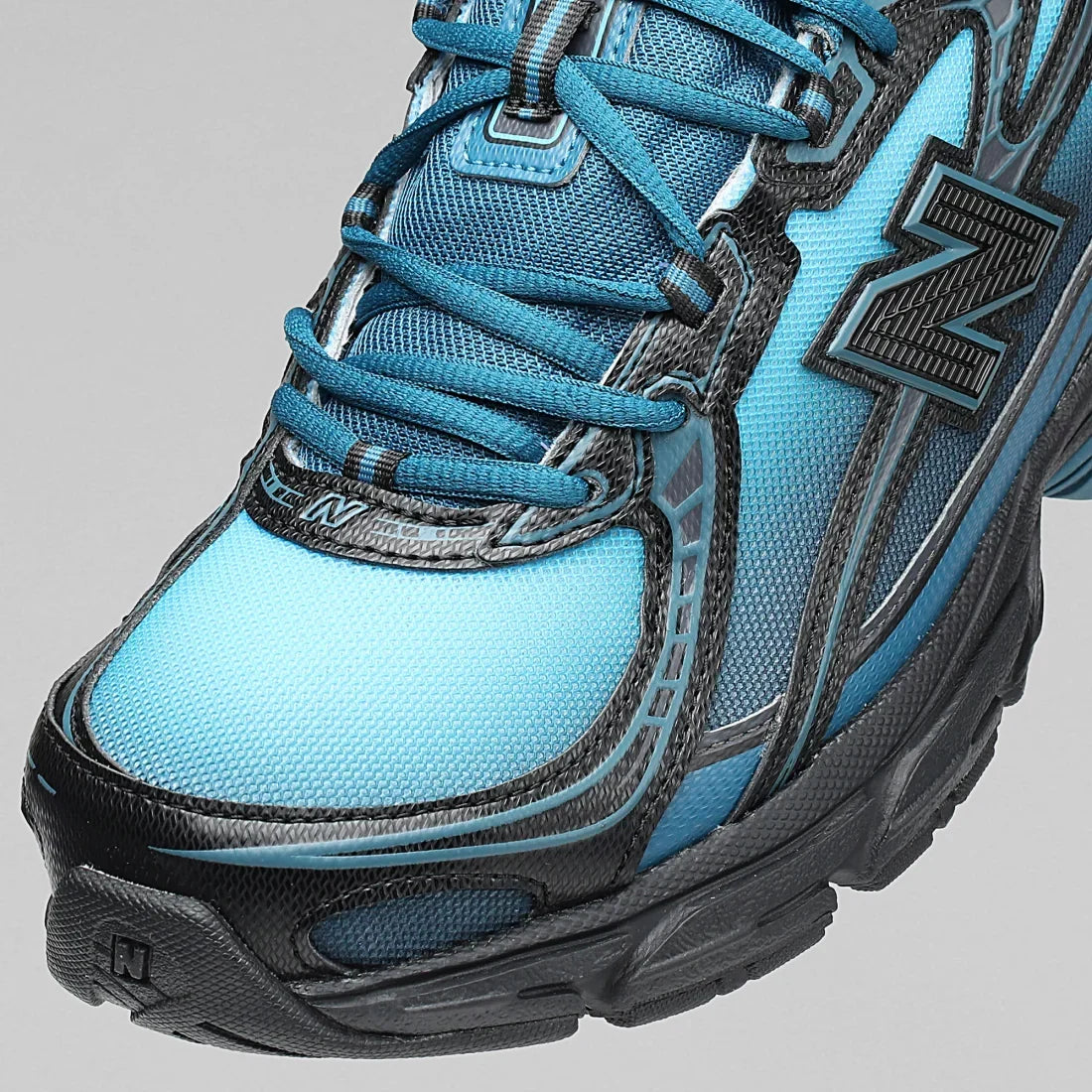 New Balance 2002R Sneakers