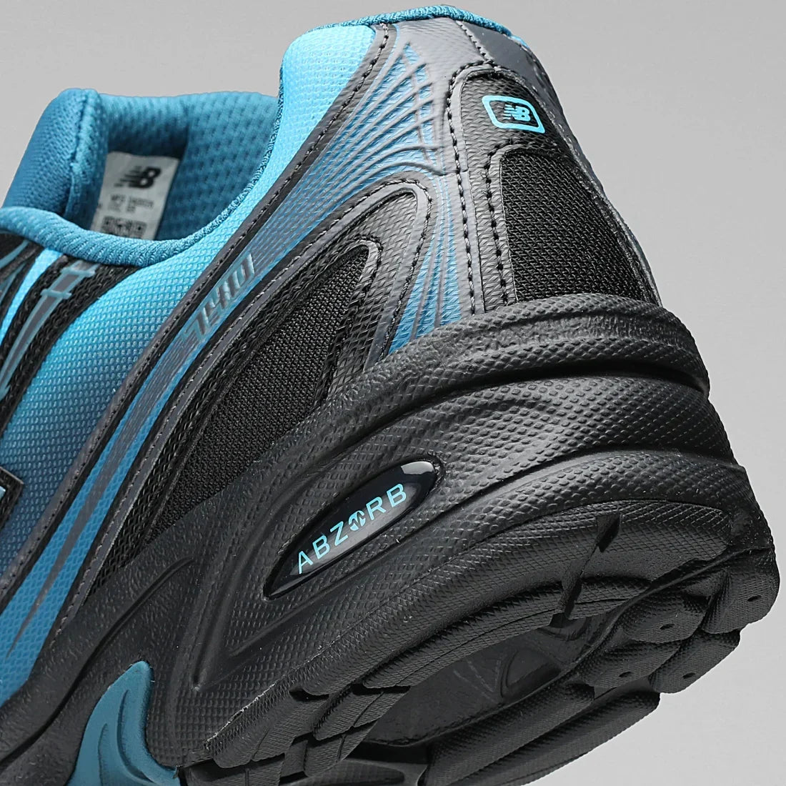 New Balance 2002R Sneakers