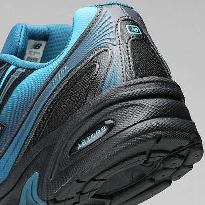 New Balance 2002R Sneakers